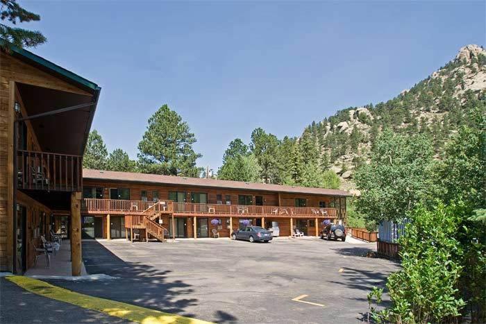 Nicky's 2* Estes Park